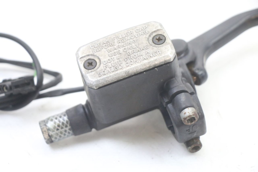 photo de FRONT BRAKE MASTER CYLINDER BMW C1 125 (2000 - 2003) - Zoom on usage condition