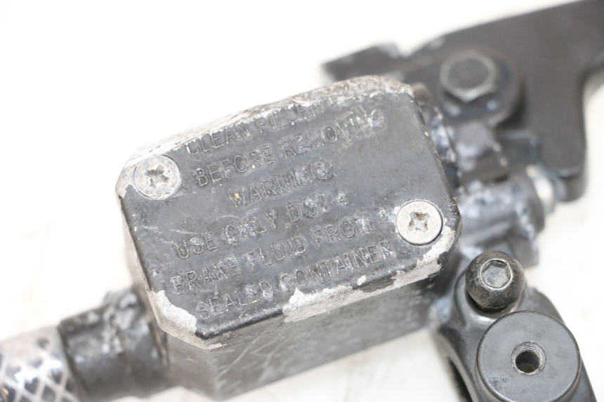 photo de FRONT BRAKE MASTER CYLINDER MBK BOOSTER SPIRIT NAKED 50 (2004 - 2017) - Technical close-up