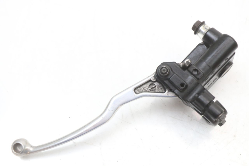 photo de FRONT BRAKE MASTER CYLINDER SUZUKI BURGMAN 125 (2007 - 2014) - Technical close-up