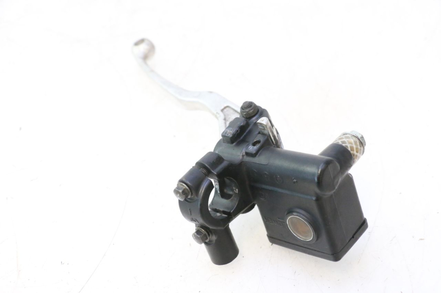 photo de FRONT BRAKE MASTER CYLINDER SUZUKI BURGMAN 125 (2007 - 2014) - Technical close-up