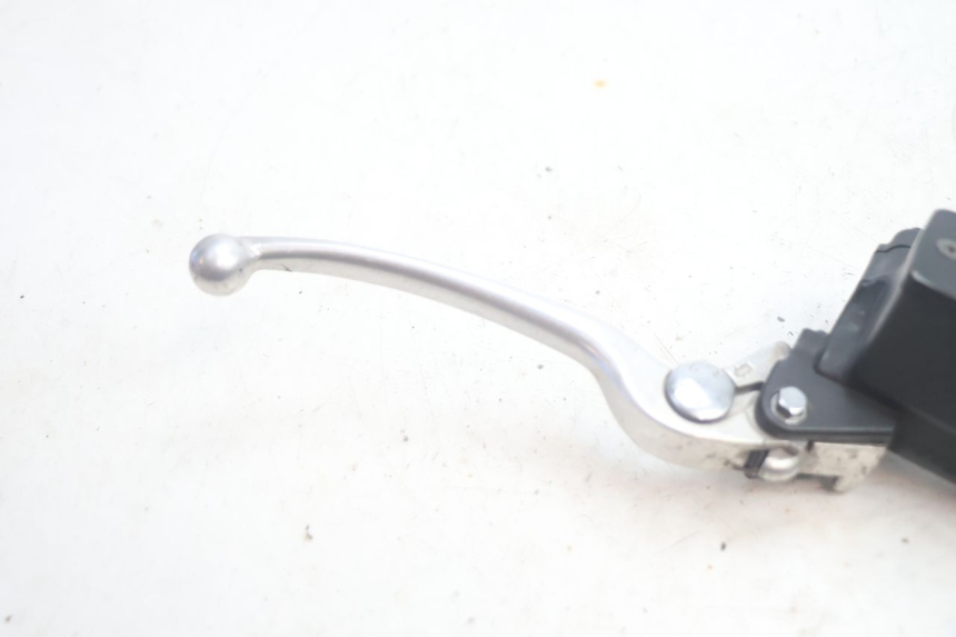 photo de FRONT BRAKE MASTER CYLINDER SUZUKI BURGMAN EXECUTIVE ABS 650 (2006 - 2012) - Technical close-up