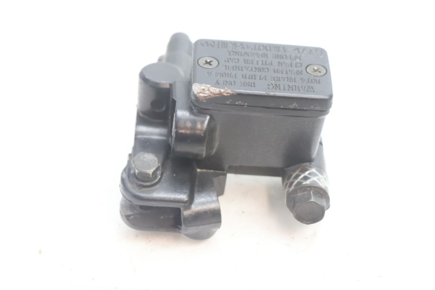 photo de FRONT MASTER CYLINDER YAMAHA BW'S BWS 125 (2010 - 2013) - Alternative perspective
