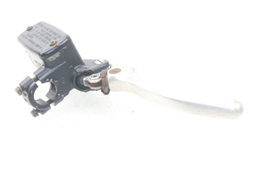 photo de FRONT BRAKE MASTER CYLINDER HONDA CBR F SC21 1000 (1986 - 1992) - Technical close-up