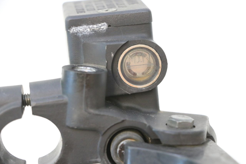 photo de FRONT BRAKE MASTER CYLINDER PEUGEOT CITYSTAR 2T 50 (2018 - 2021) - Alternative perspective