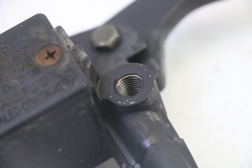 photo de FRONT BRAKE MASTER CYLINDER PEUGEOT CITYSTAR 50 (2013 - 2017) - Alternative perspective