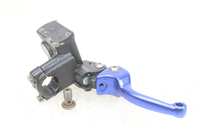 photo de FRONT BRAKE MASTER CYLINDER HONDA CR 125 (1995 - 1997) - Alternative perspective