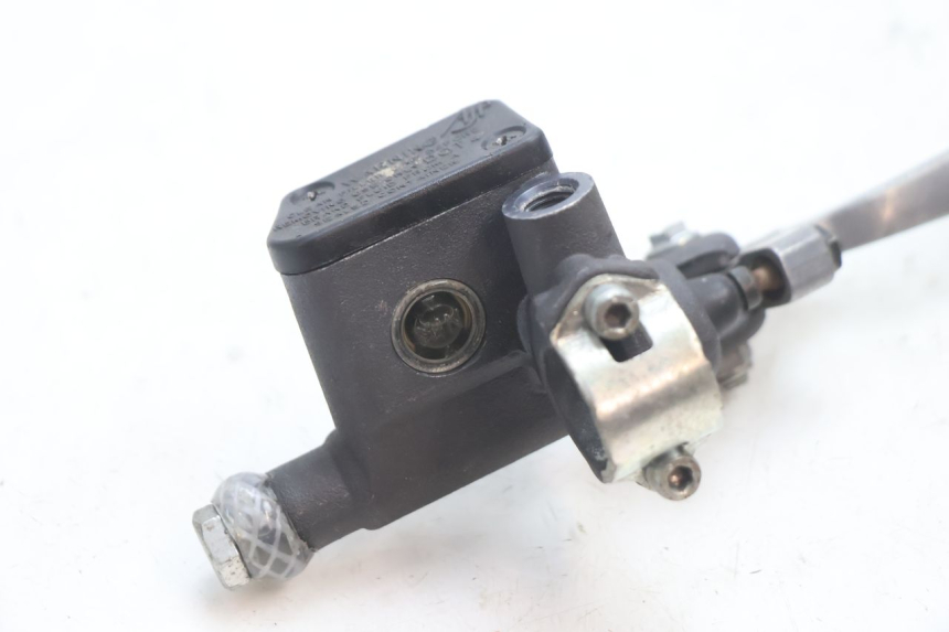 photo de FRONT BRAKE MASTER CYLINDER HM HONDA CRM DERAPAGE RR 50 (2006 - 2017) - Alternative perspective