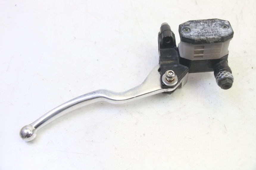 photo de FRONT BRAKE MASTER CYLINDER SYM CROX 4T 50 (2016 - 2023) - Alternative perspective