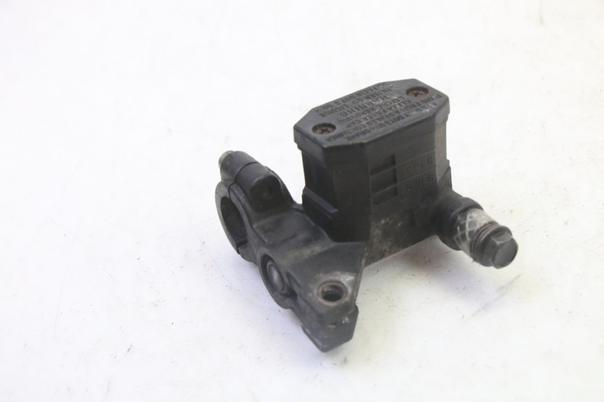 photo de FRONT BRAKE MASTER CYLINDER SYM CROX 4T 50 (2016 - 2023) - Zoom on usage condition