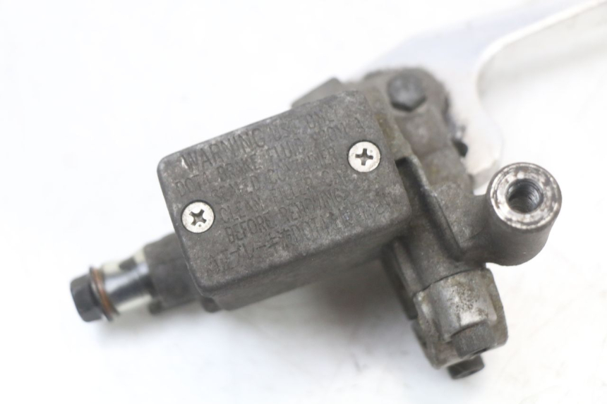 photo de FRONT BRAKE MASTER CYLINDER YAMAHA CYGNUS X 125 (2004 - 2007) - Zoom on usage condition
