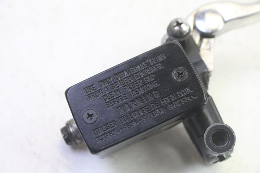 photo de FRONT BRAKE MASTER CYLINDER SUZUKI DL V STROM 1000 (2002 - 2007) - Component detail