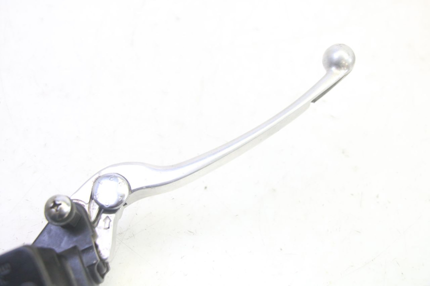 photo de FRONT BRAKE MASTER CYLINDER SUZUKI DL V STROM 1000 (2002 - 2007) - Alternative perspective