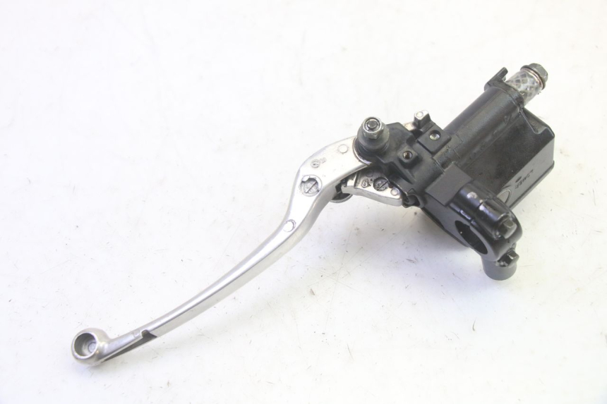photo de FRONT BRAKE MASTER CYLINDER SUZUKI DL V STROM 1000 (2002 - 2007) - Fixing points details