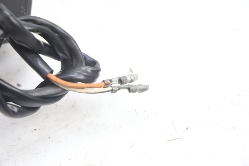 photo de FRONT BRAKE MASTER CYLINDER SUZUKI DR S 600 (1985 - 1989) - Distinctive features