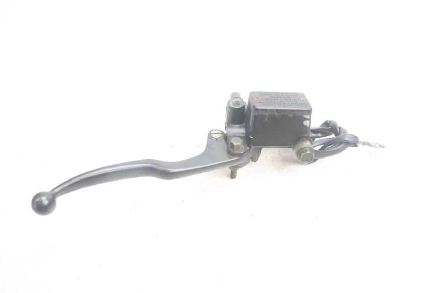 photo de FRONT BRAKE MASTER CYLINDER SUZUKI DR S 600 (1985 - 1989) - Fixing points details
