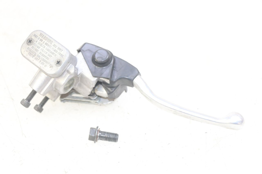 photo de FRONT BRAKE MASTER CYLINDER YAMAHA D'ELIGHT DELIGHT 125 (2017 - 2020) - Alternative perspective