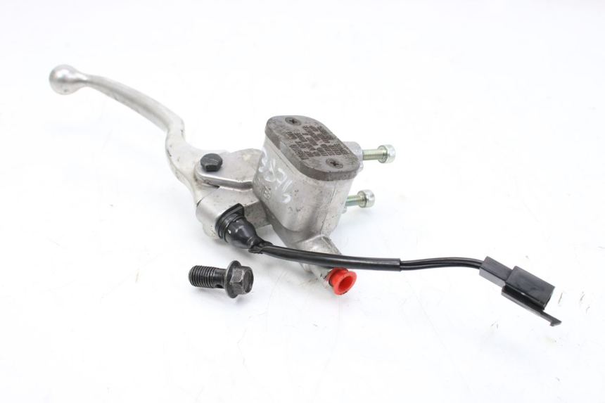 photo de FRONT BRAKE MASTER CYLINDER YAMAHA D'ELIGHT DELIGHT 115 (2013 - 2017) - Zoom on usage condition