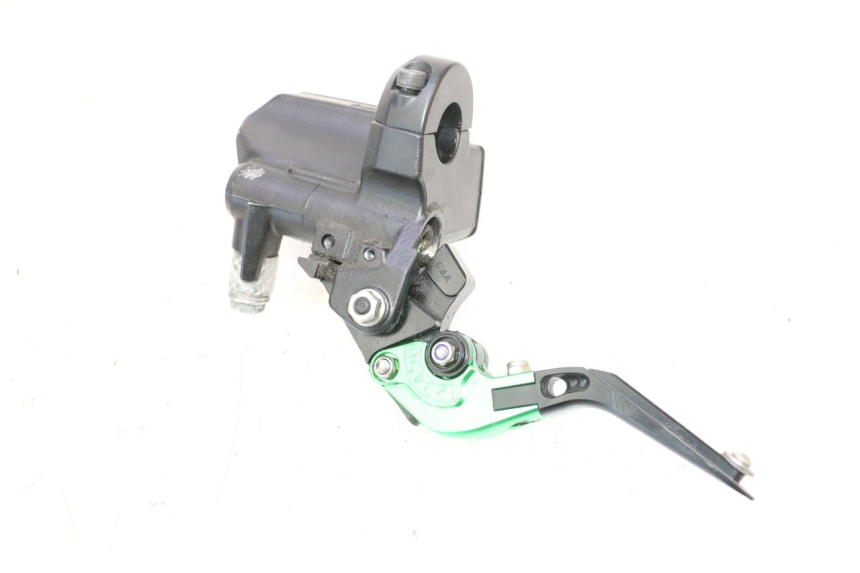 photo de FRONT BRAKE MASTER CYLINDER KAWASAKI ER-6 ER6 F ABS 650 (2012 - 2016) - Alternative perspective