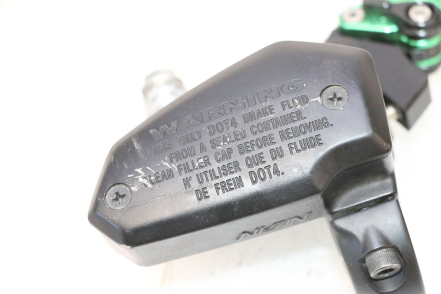 photo de FRONT BRAKE MASTER CYLINDER KAWASAKI ER-6 ER6 F ABS 650 (2012 - 2016) - Fixing points details
