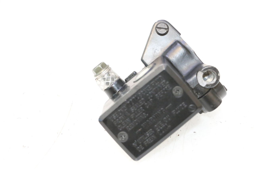 photo de FRONT BRAKE MASTER CYLINDER KAWASAKI ER-6 ER6 N 650 (2005 - 2009) - Surface and material condition