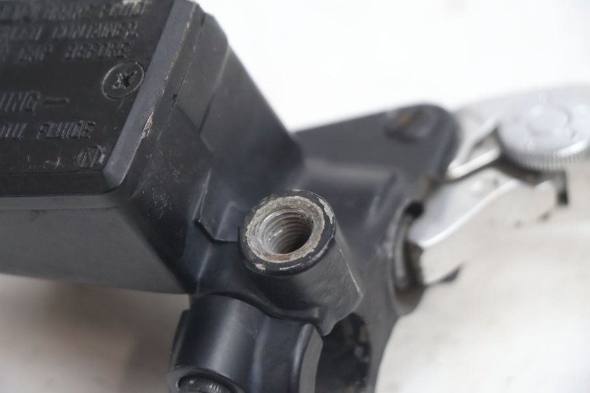 photo de FRONT BRAKE MASTER CYLINDER KAWASAKI ER-6 ER6 N 650 (2005 - 2009) - Zoom on usage condition