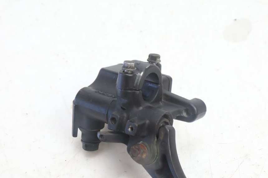 photo de FRONT BRAKE MASTER CYLINDER HONDA FES PANTHEON 2T 125 (1998 - 2002) - Zoom on usage condition