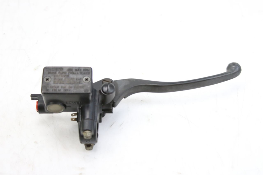 photo de FRONT MASTER CYLINDER HONDA FES S-WING SWING ABS 125 (2007 - 2015) - Zoom on usage condition