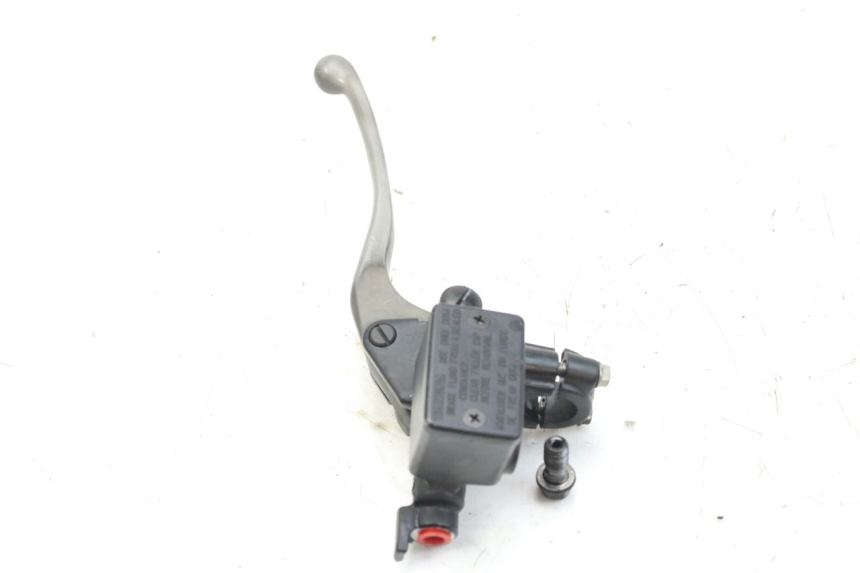 photo de FRONT MASTER CYLINDER HONDA FES S-WING SWING ABS 125 (2007 - 2015) - Technical close-up