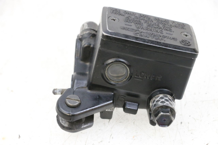 photo de FRONT BRAKE MASTER CYLINDER YAMAHA FJR ABS 1300 (2006 - 2012) - Alternative perspective