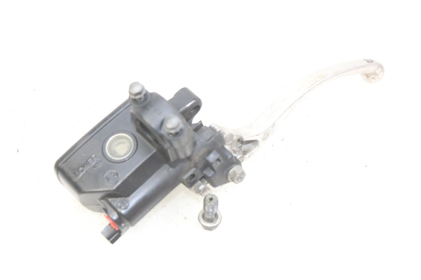 photo de FRONT BRAKE MASTER CYLINDER HONDA FJS SILVERWING SILVER WING 400 (2009 - 2016) - Zoom on usage condition