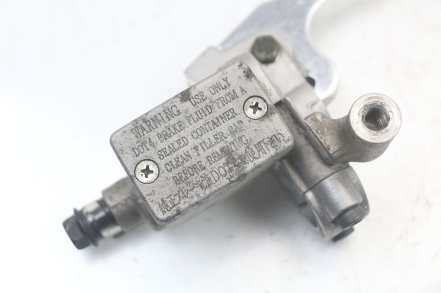 photo de FRONT BRAKE MASTER CYLINDER MBK FLAME X 125 (2004 - 2007) - Zoom on usage condition