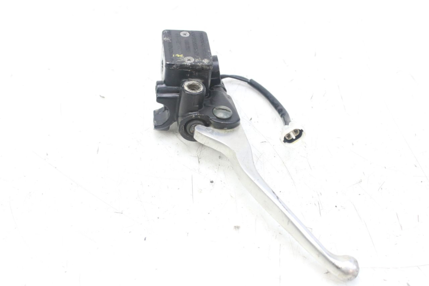 photo de FRONT BRAKE MASTER CYLINDER PIAGGIO FLY 4T 50 (2013 - 2017) - Zoom on usage condition