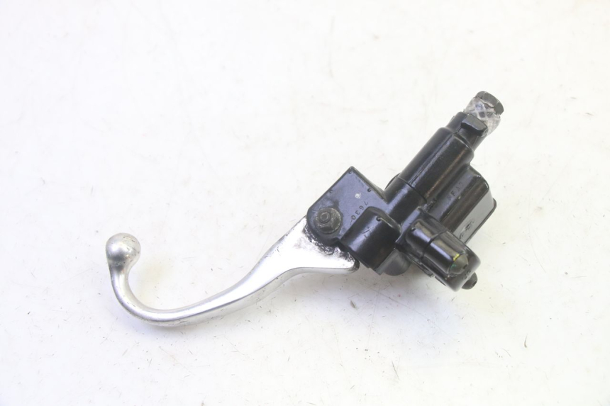 photo de FRONT BRAKE MASTER CYLINDER PIAGGIO FLY 4T 50 (2013 - 2017) - Fixing points details