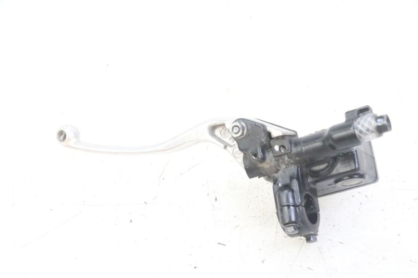 photo de FRONT BRAKE MASTER CYLINDER HONDA FORZA ABS 300 (2013 - 2017) - Alternative perspective