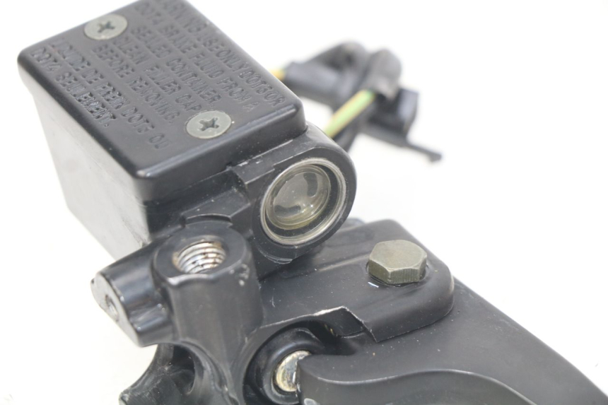 photo de FRONT BRAKE MASTER CYLINDER SACHS FY125T FY T 125 (2007 - 2011) - Zoom on usage condition