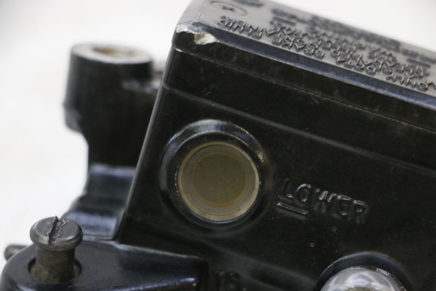 photo de FRONT BRAKE MASTER CYLINDER YAMAHA FZ6 N FAZER 600 (2004 - 2006) - Zoom on usage condition