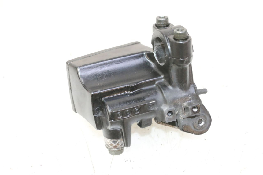 photo de FRONT BRAKE MASTER CYLINDER YAMAHA FZ6 N FAZER 600 (2004 - 2006) - Alternative perspective