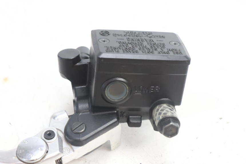 photo de FRONT BRAKE MASTER CYLINDER YAMAHA FZ8 800 (2010 - 2016) - Zoom on usage condition