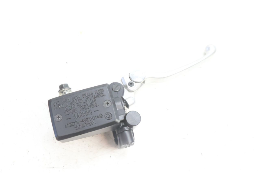 photo de FRONT BRAKE MASTER CYLINDER YAMAHA FZ8 800 (2010 - 2016) - Alternative perspective