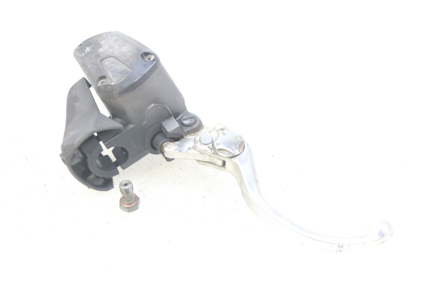 photo de FRONT BRAKE MASTER CYLINDER GILERA GP 800 (2007 - 2013) - Zoom on usage condition