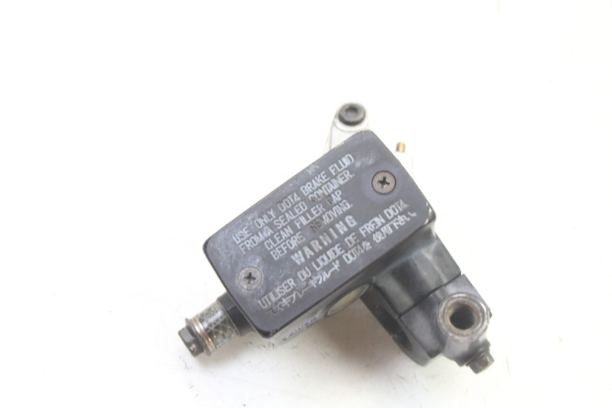 photo de FRONT BRAKE MASTER CYLINDER SUZUKI GS GSE 500 (2001 - 2003) - Component detail