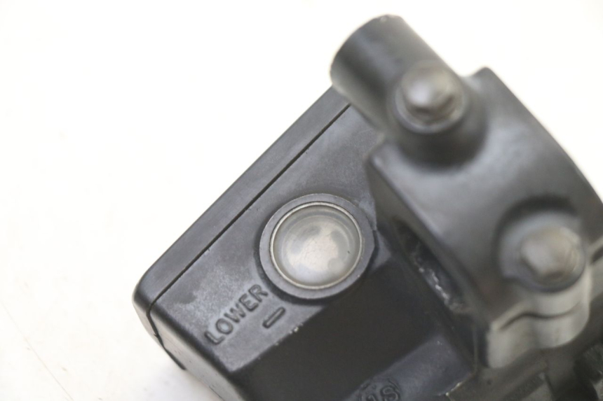 photo de FRONT BRAKE MASTER CYLINDER SUZUKI GS GSE 500 (2001 - 2003) - Alternative perspective
