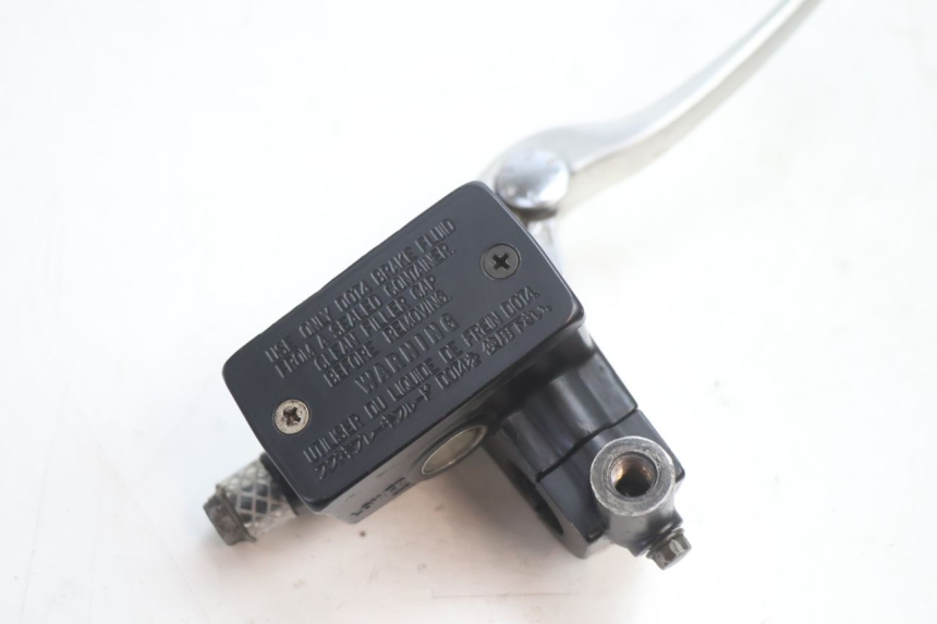 photo de FRONT BRAKE MASTER CYLINDER SUZUKI GSF N BANDIT 1200 (2001 - 2005) - Component detail