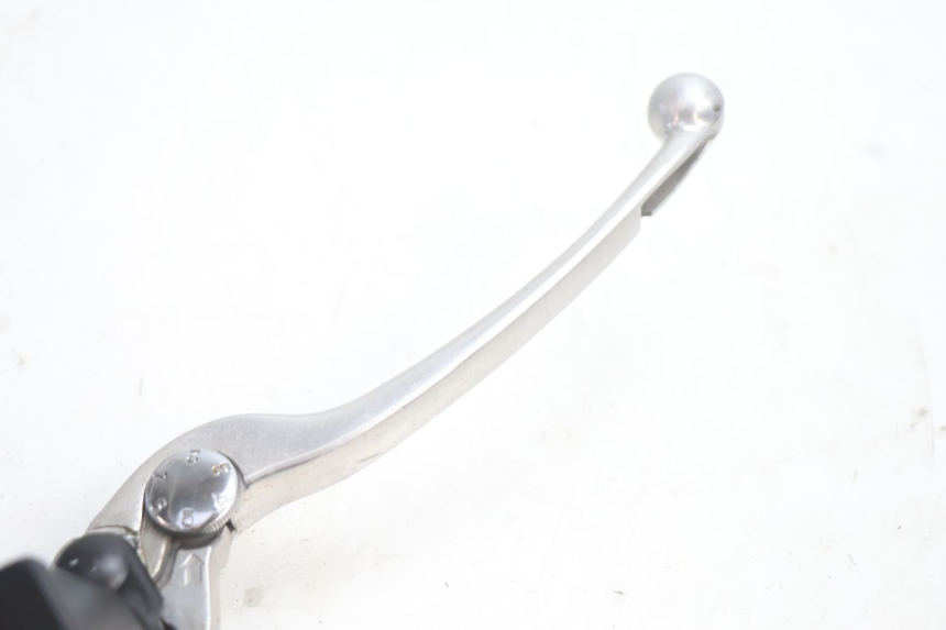 photo de FRONT BRAKE MASTER CYLINDER SUZUKI GSF N BANDIT 1200 (2001 - 2005) - Alternative perspective