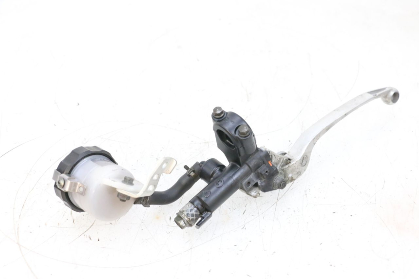 photo de FRONT BRAKE MASTER CYLINDER SUZUKI GSXR GSX-R 1000 (2003 - 2004) - Technical close-up