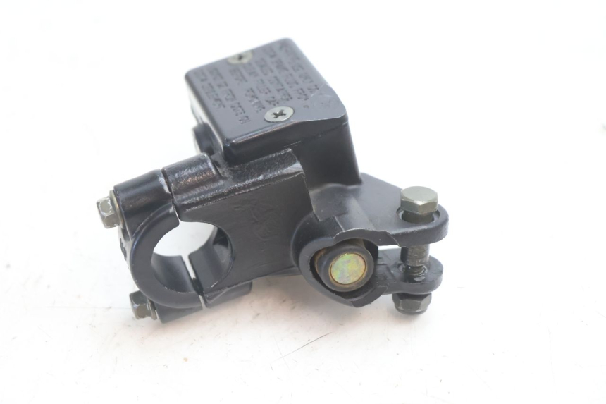 photo de FRONT MASTER CYLINDER EUROCKA GTR 50 (2007 - 2017) - Technical close-up