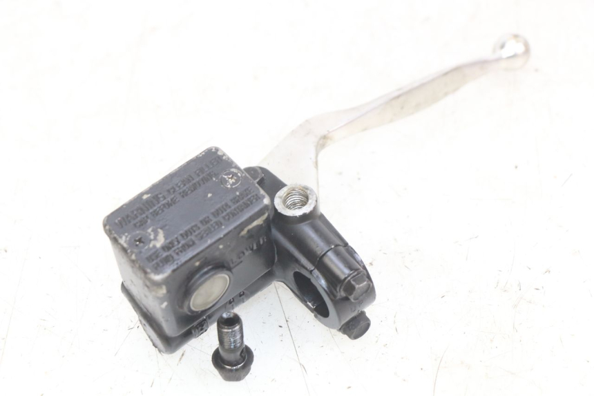 photo de FRONT BRAKE MASTER CYLINDER SYM GTS EFI 125 (2012 - 2016) - Fixing points details