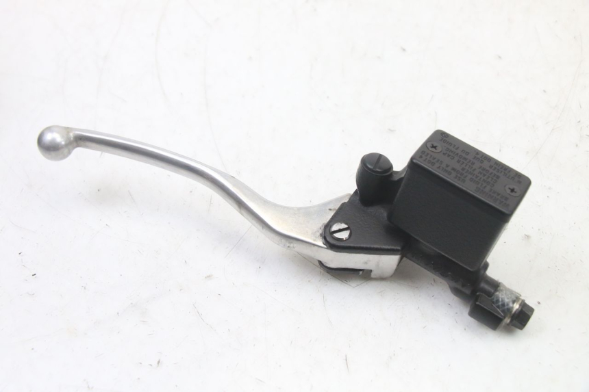 photo de FRONT BRAKE MASTER CYLINDER HONDA FORZA 125 (2021 - 2025) - Alternative perspective