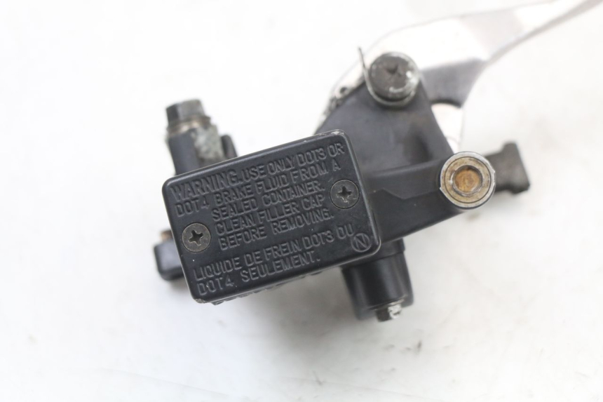 photo de FRONT BRAKE MASTER CYLINDER HONDA NES AROBASE 125 (2000 - 2003) - Zoom on usage condition