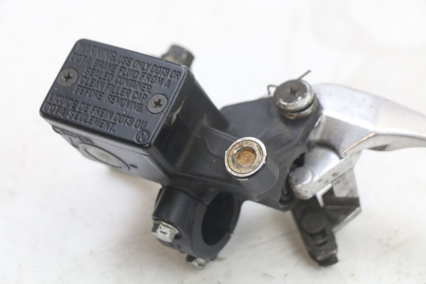 photo de FRONT BRAKE MASTER CYLINDER HONDA NES AROBASE 125 (2000 - 2003) - Alternative perspective